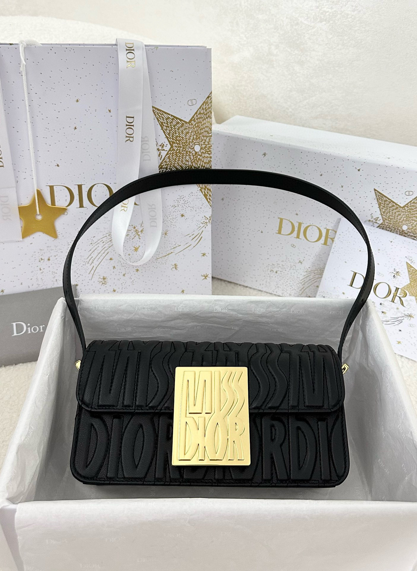 디올 Dior Miss Dior Flap Bag Black 22cm