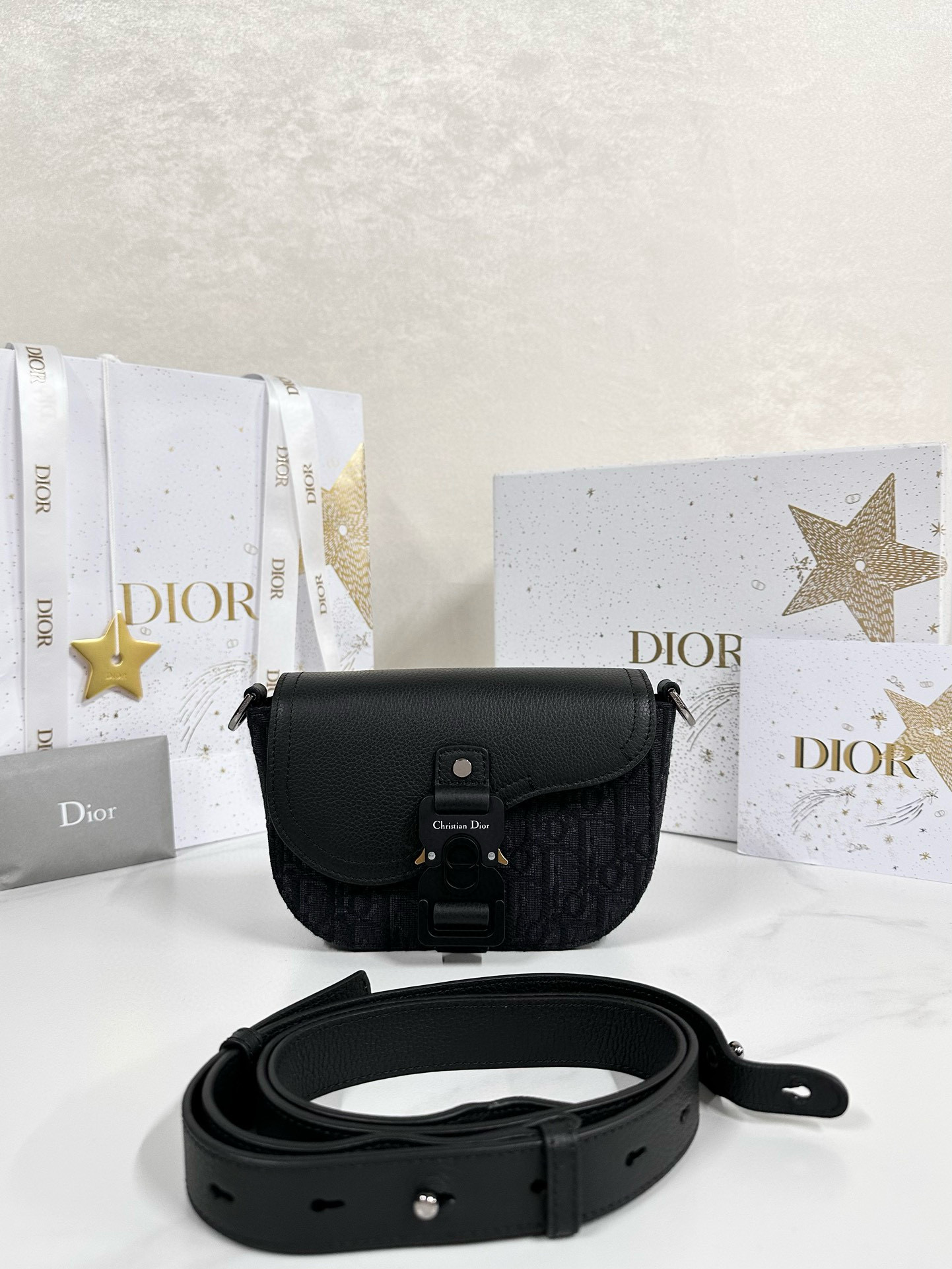 디올 Dior Mini Saddle Messenger Bag with Flap Oblique Jacquard Black 19.5cm