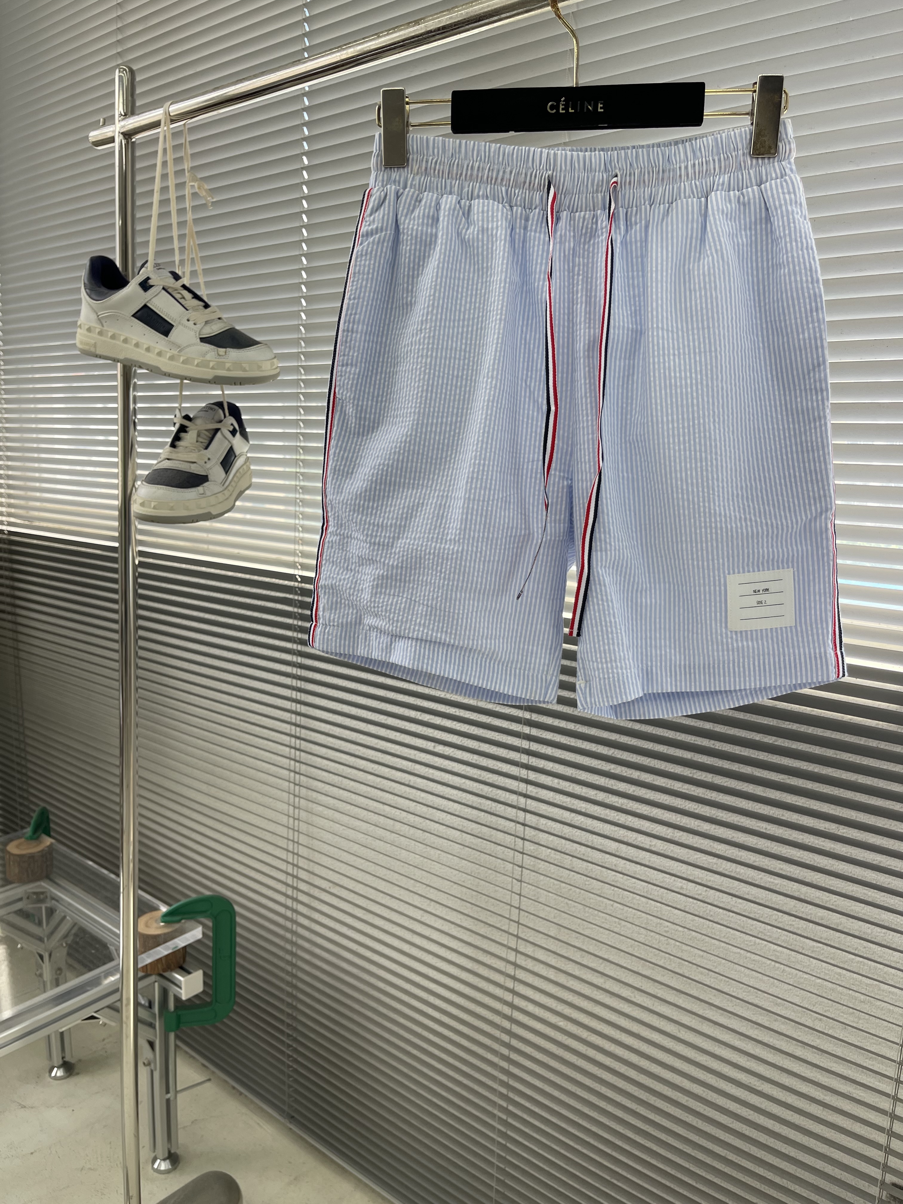 톰브라운 Thom Browne 반바지