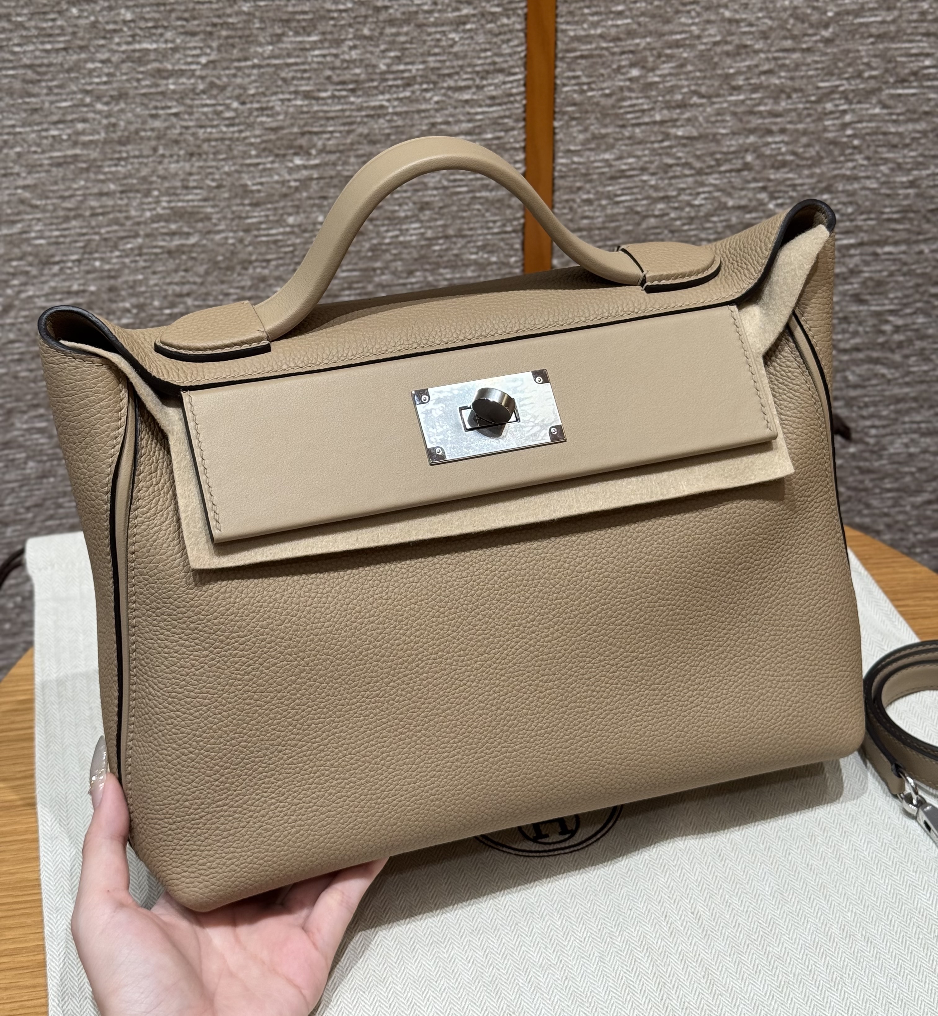 에르메스 Hermes Kelly 2424 29cm evercolor S2 Trench/silver