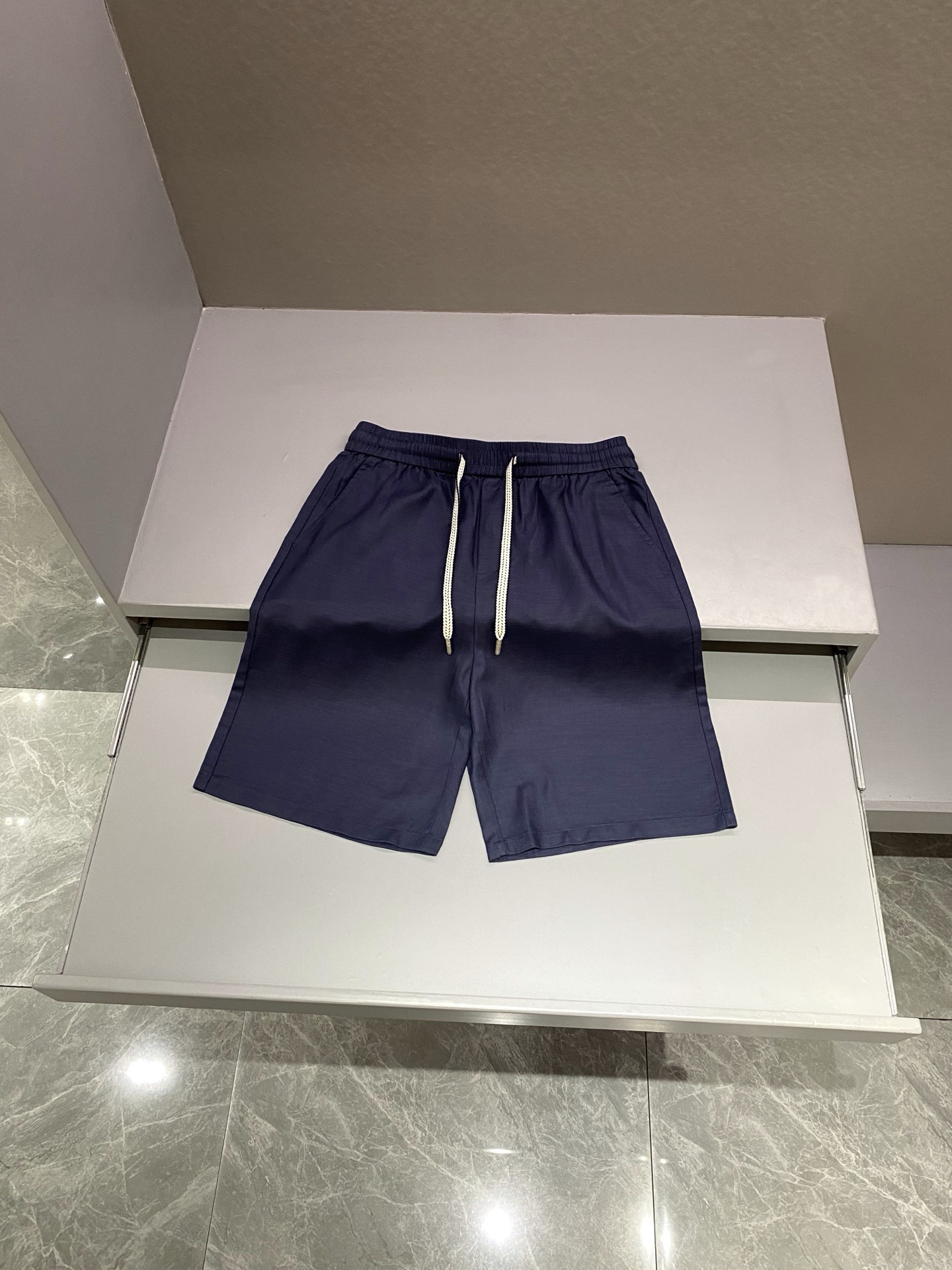 프라다 Prada 반바지
