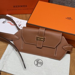 에르메스 Hermes Elan Pocket 24cm Swift 37 Gold/gold