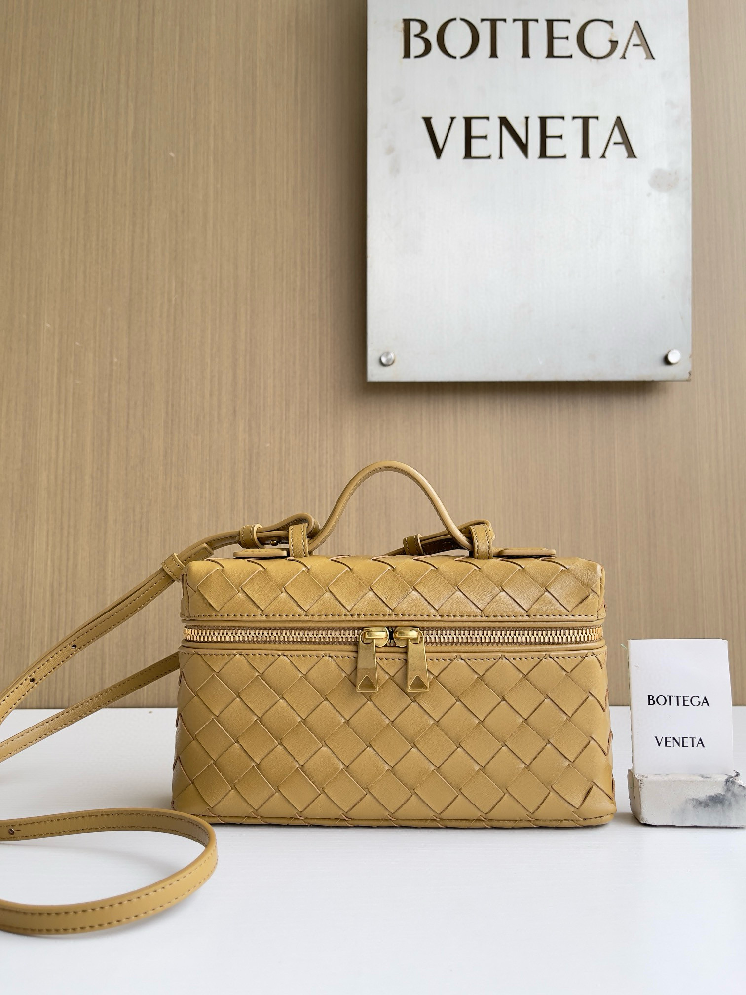보테가 베네타 Bottega Veneta Bang Bang Vanity 크로스 백 789109 22cm