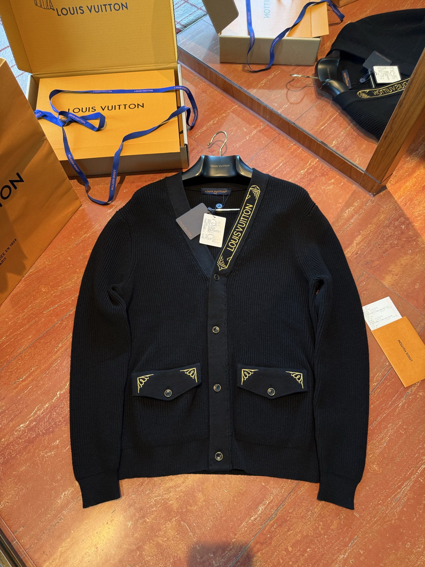 루이비통 Louis Vuitton 가디건
