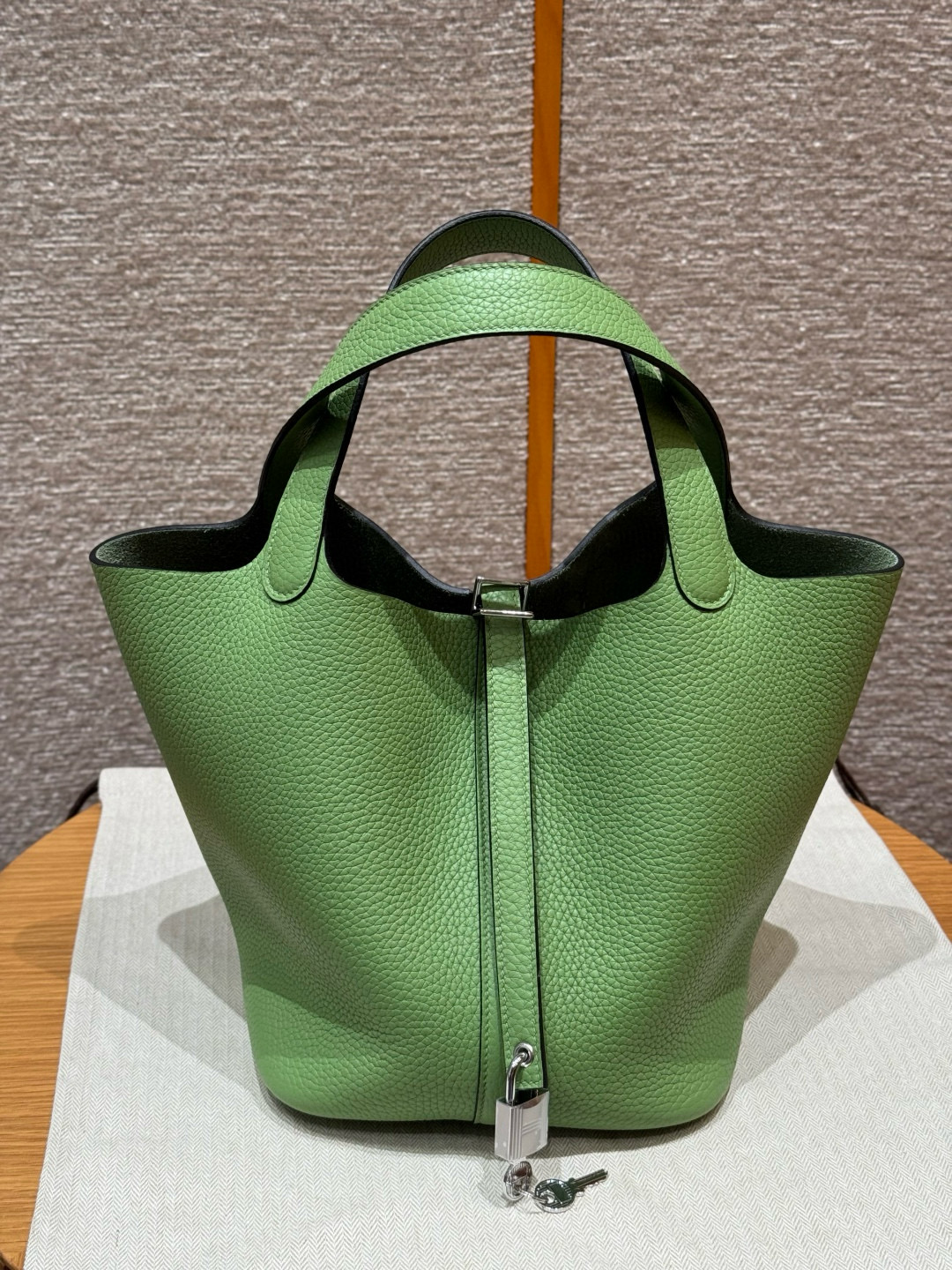 에르메스 Hermes Picotin lock 22cm clemence 3i Vert Criquet/silver