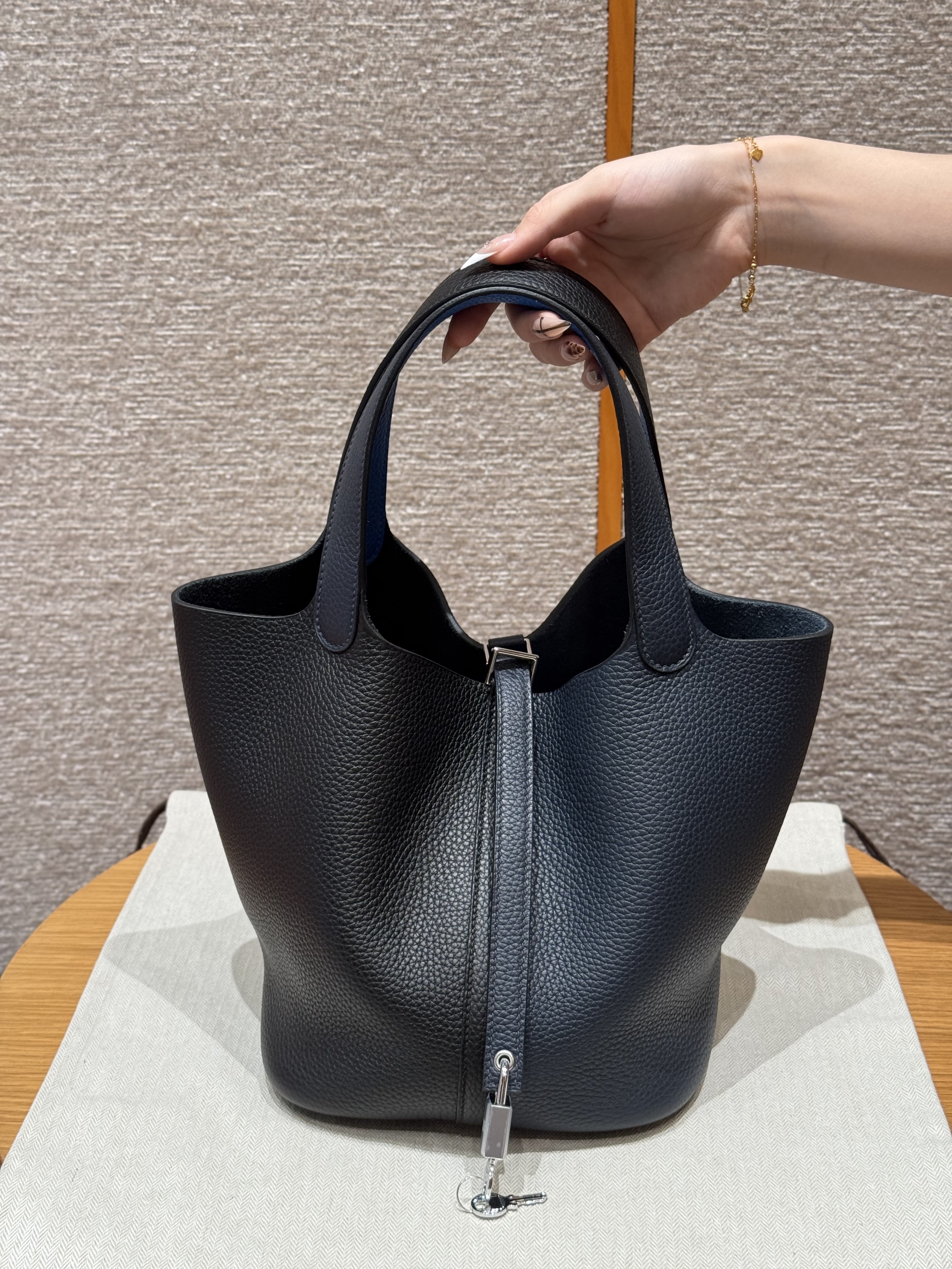 에르메스 Hermes Picotin lock 22cm clemence 89 Noir 2Z Blue Niut T7 Blue Hydra/gold