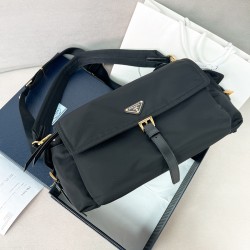 프라다 Prada 1BD391 익스플로어 라지 리나일론 숄더백 37.5cm