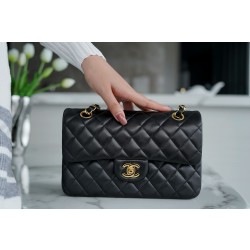 샤넬 Chanel Small Classic Flap Bag A01113 Black gold 23cm