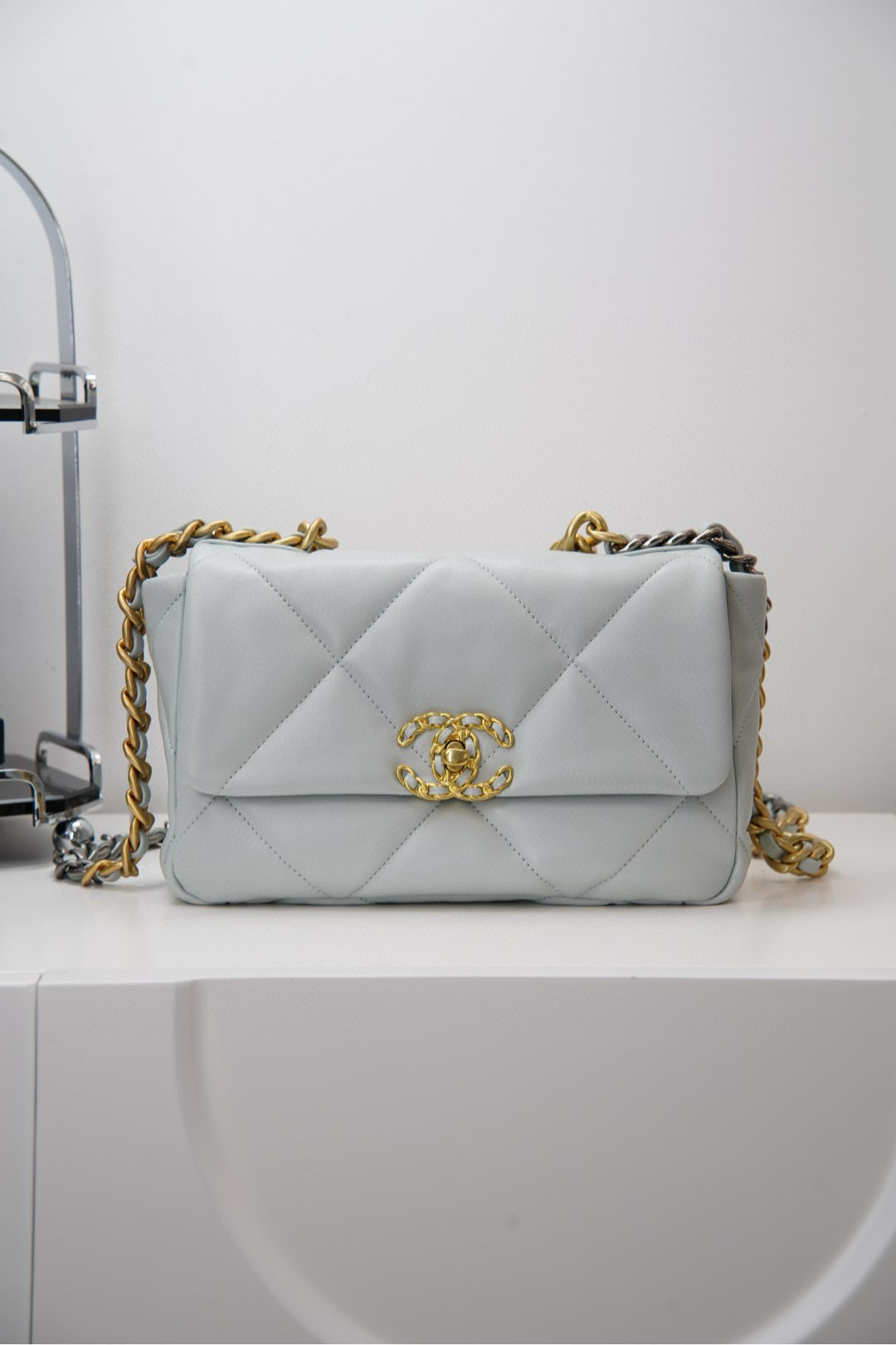 샤넬 Chanel 19 Handbag AS1160 Light blue 26cm