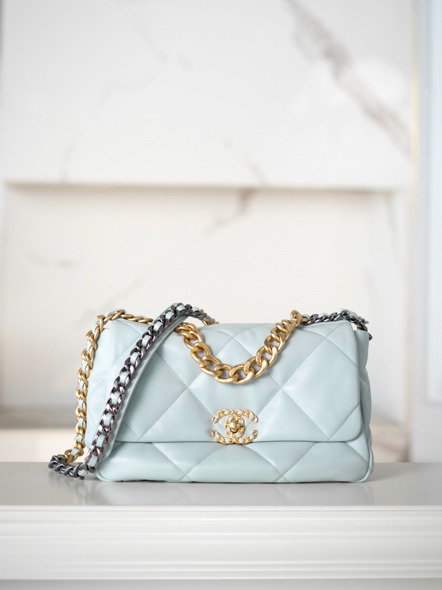 샤넬 Chanel 19 Handbag AS1161 Light blue 30cm
