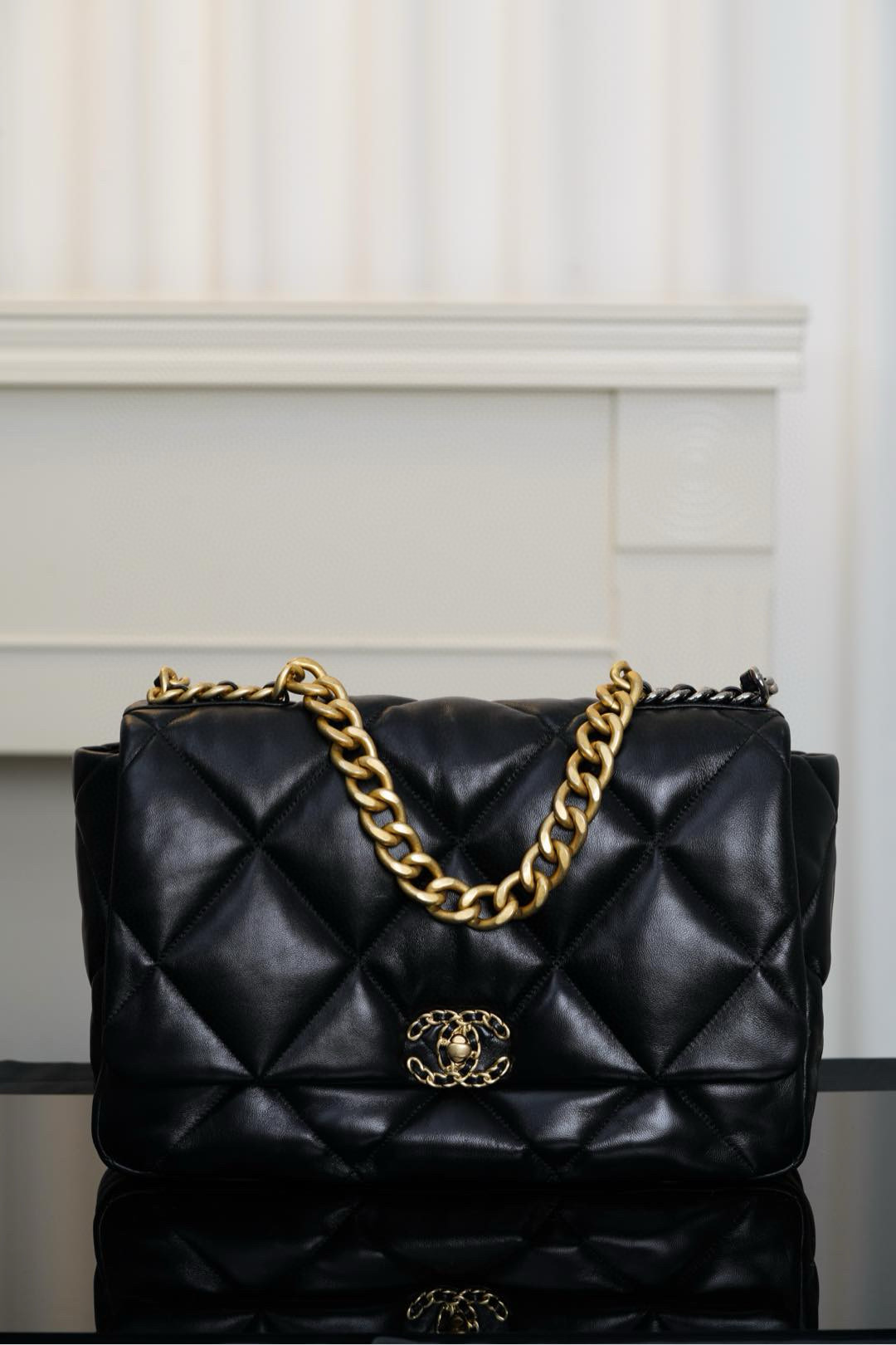 샤넬 Chanel CHANEL 19 Maxi Handbag AS1162 Black 36cm