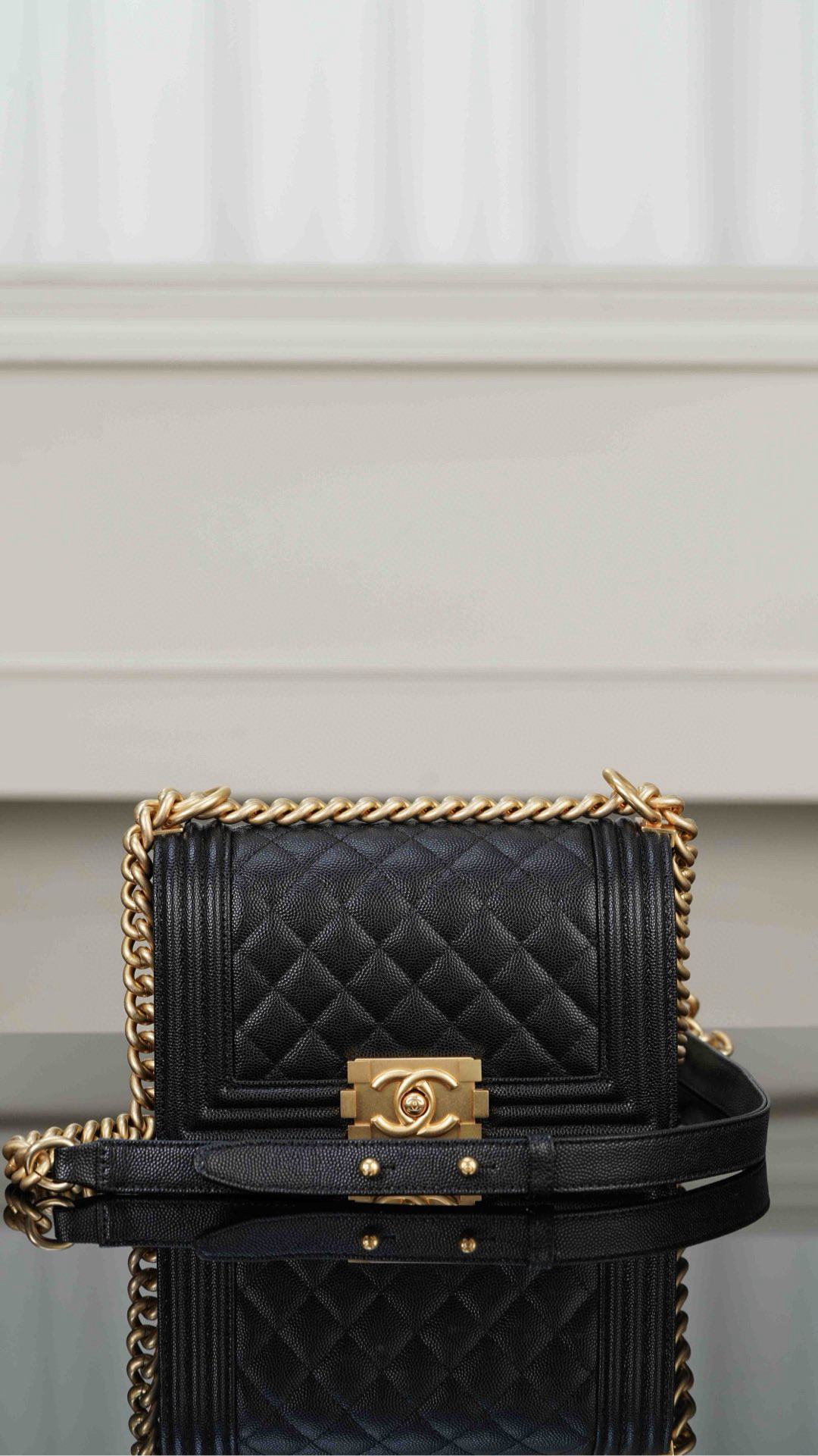 샤넬 Chanel Small Leboy Bag A67085 Black gold 20cm