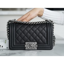 샤넬 Chanel Small Leboy Bag A67085 Black silver 20cm