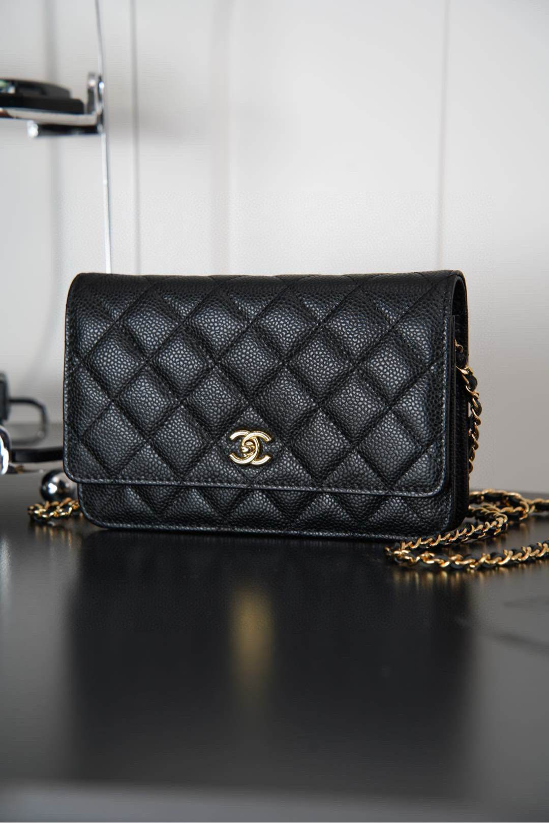 샤넬 Chanel 24K Classic Wallet on Chain Black gold 19cm