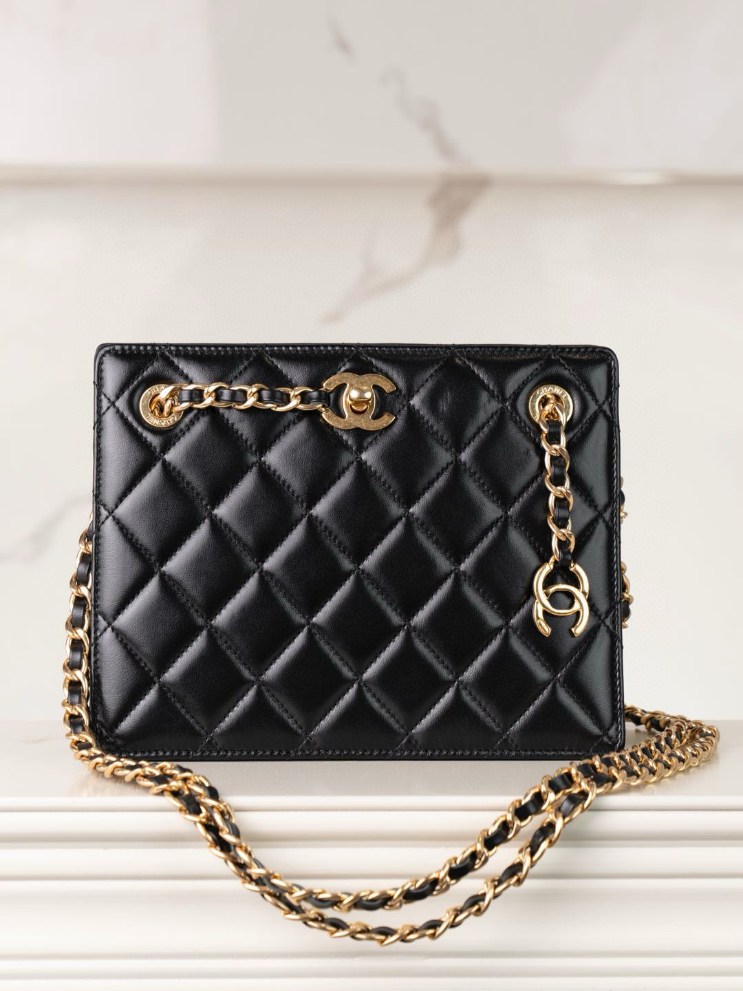 샤넬 Chanel 24k Clutch with Chain Black 16cm