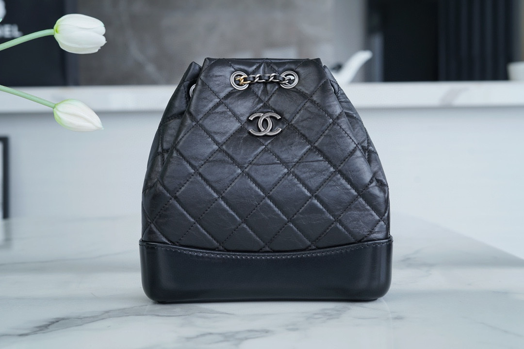 샤넬 Chanel Gabrielle Backpack Black 22.5cm