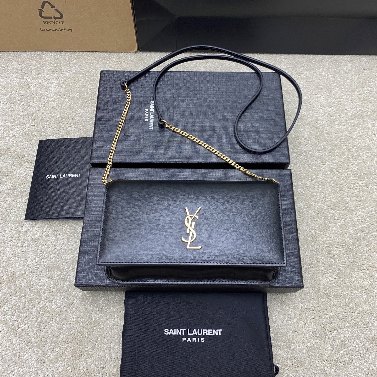 생로랑 Saint laurent/YSL 635095 Gold Monogram Phone Holder with Strap in Smooth Leather Black 18CM