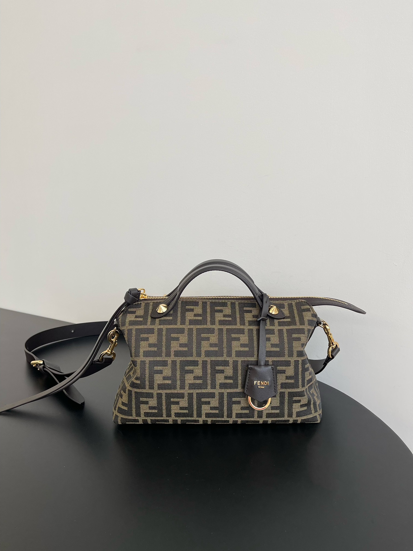 펜디 FENDI 83275B79  By The Way Bag 29CM