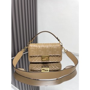 펜디 FENDI 8BR600 Medium Baguette Bag Nappa Leather 26CM
