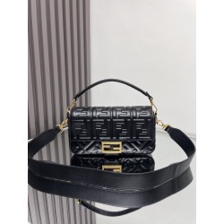 펜디 FENDI 8BR600 Medium Baguette Bag Nappa Leather Black 26CM