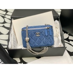 샤넬 Chanel 23p LP Long Vanity with chain 99245 Blue 19cm