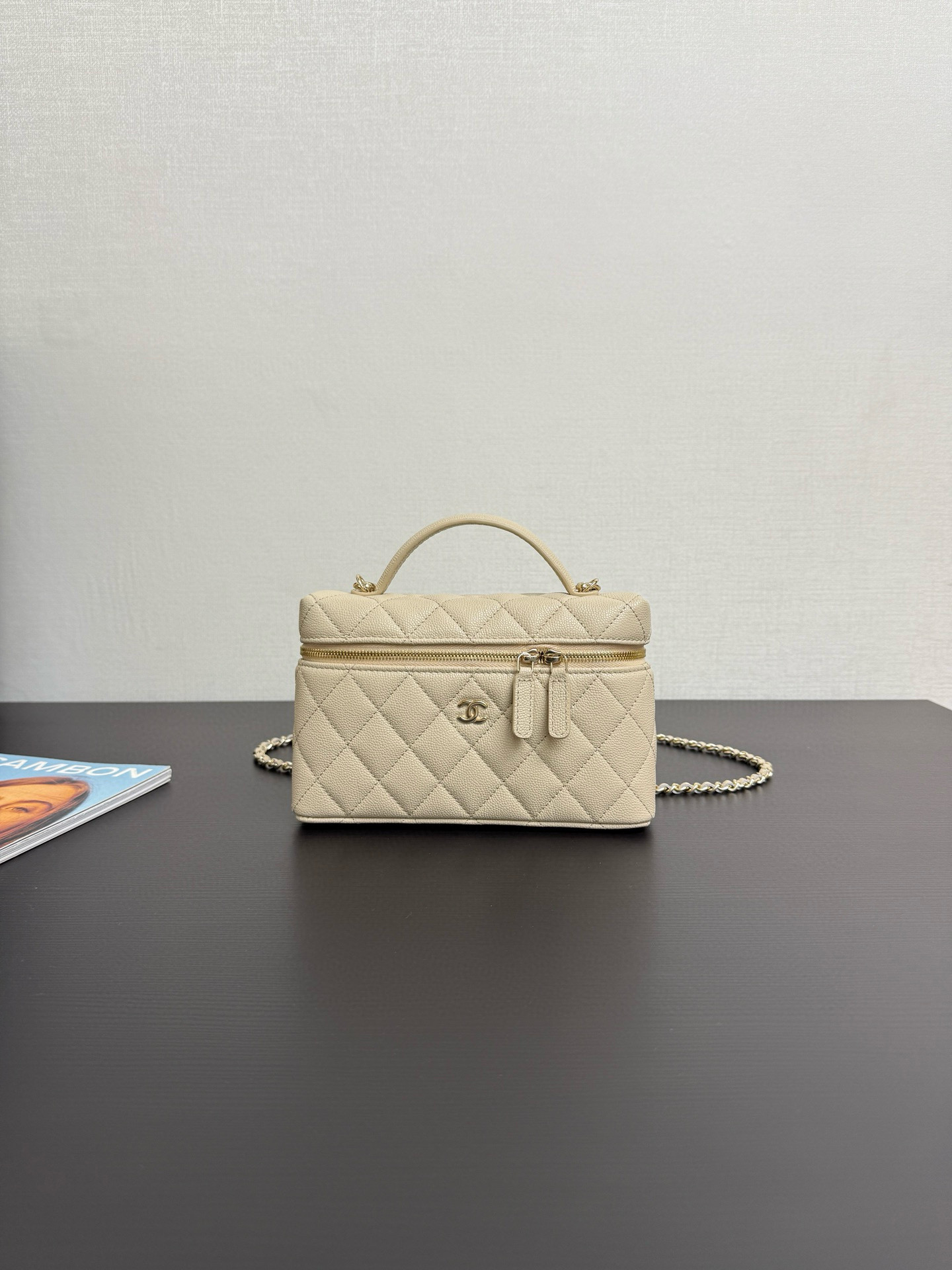 샤넬 Chanel 25c LP Long Vanity with chain 99448 Apricot 19cm
