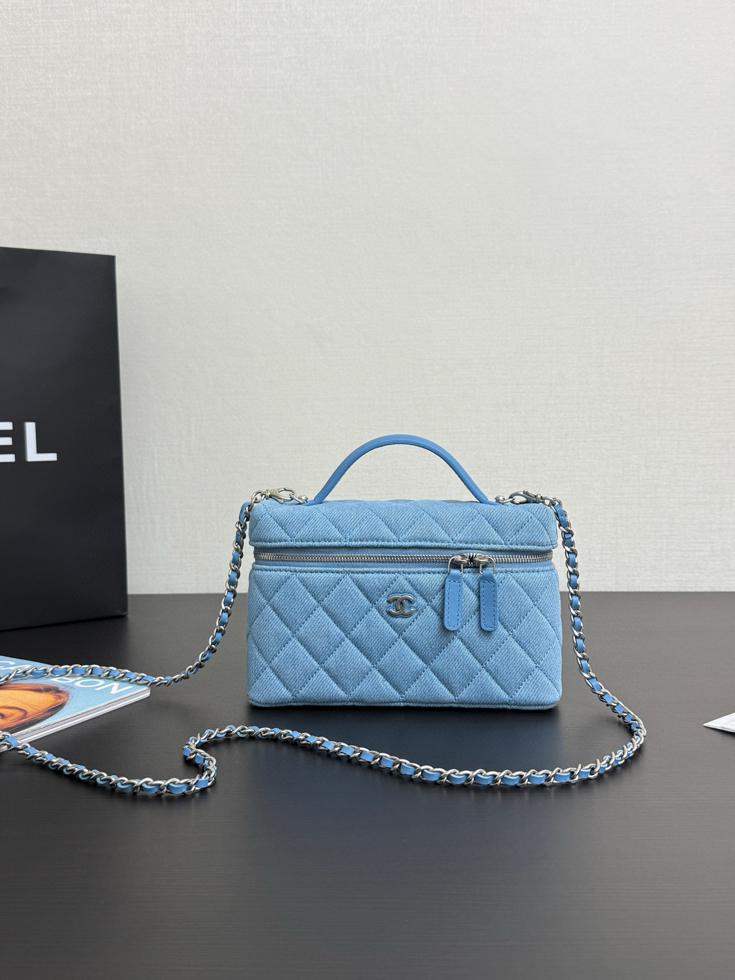 샤넬 Chanel 25c LP Long Vanity with chain 99448 Blue 19cm