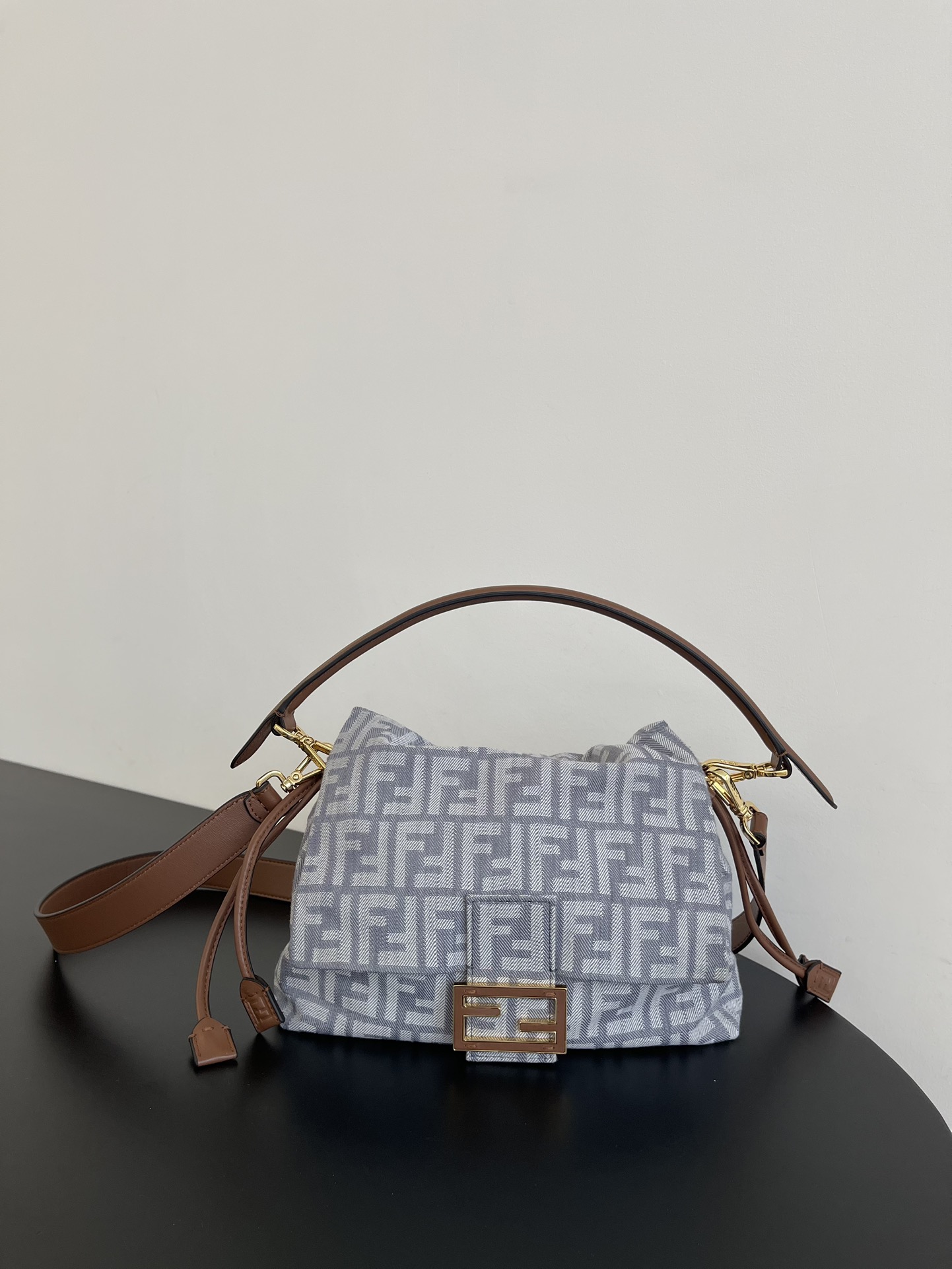 펜디 FENDI 8BR833 Mamma Baguette Medium Bag 26.5CM