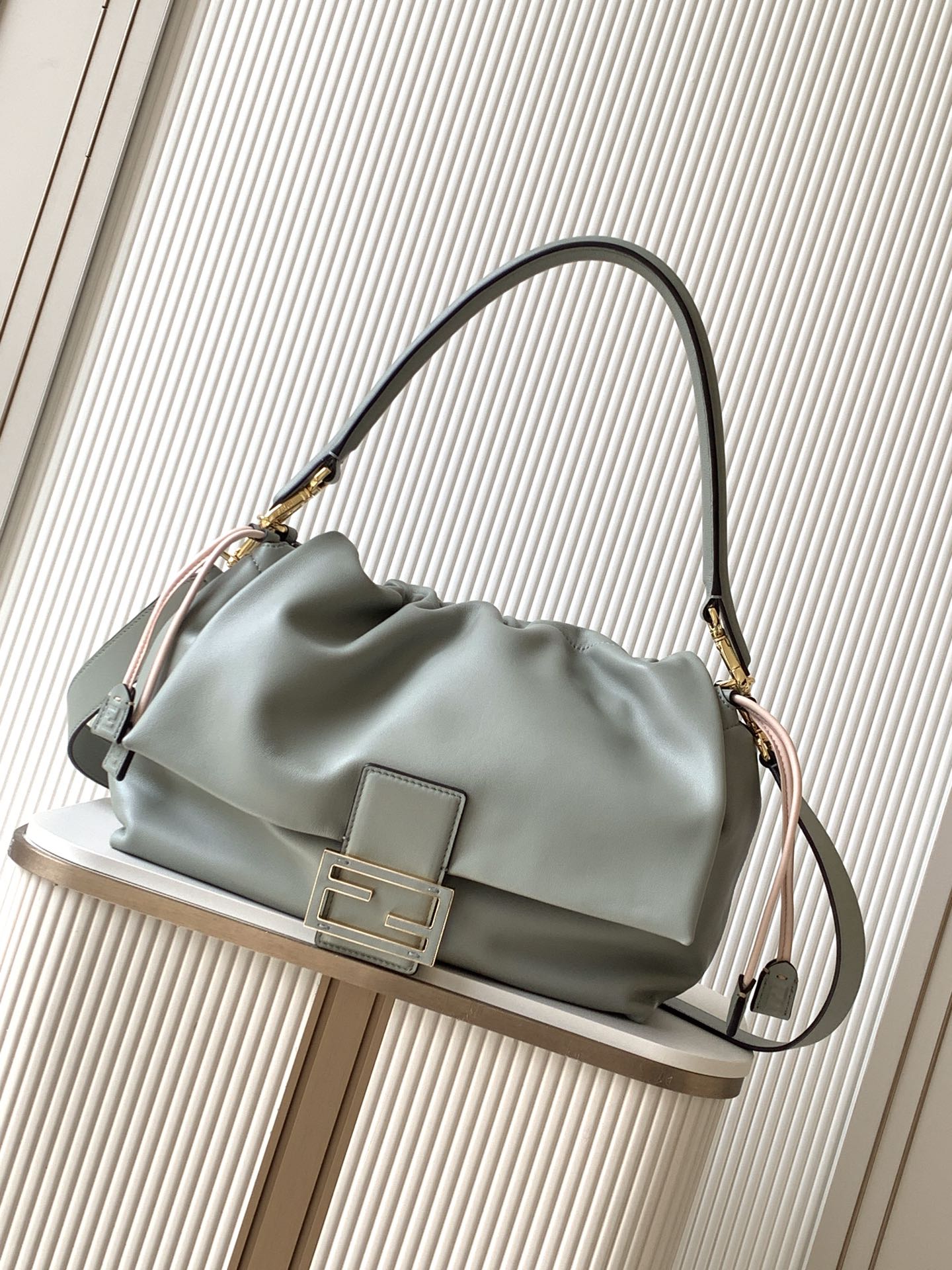 펜디 FENDI 8BR834 Mamma Baguette Large Nappa Leather Bag Matcha Green 31.5CM