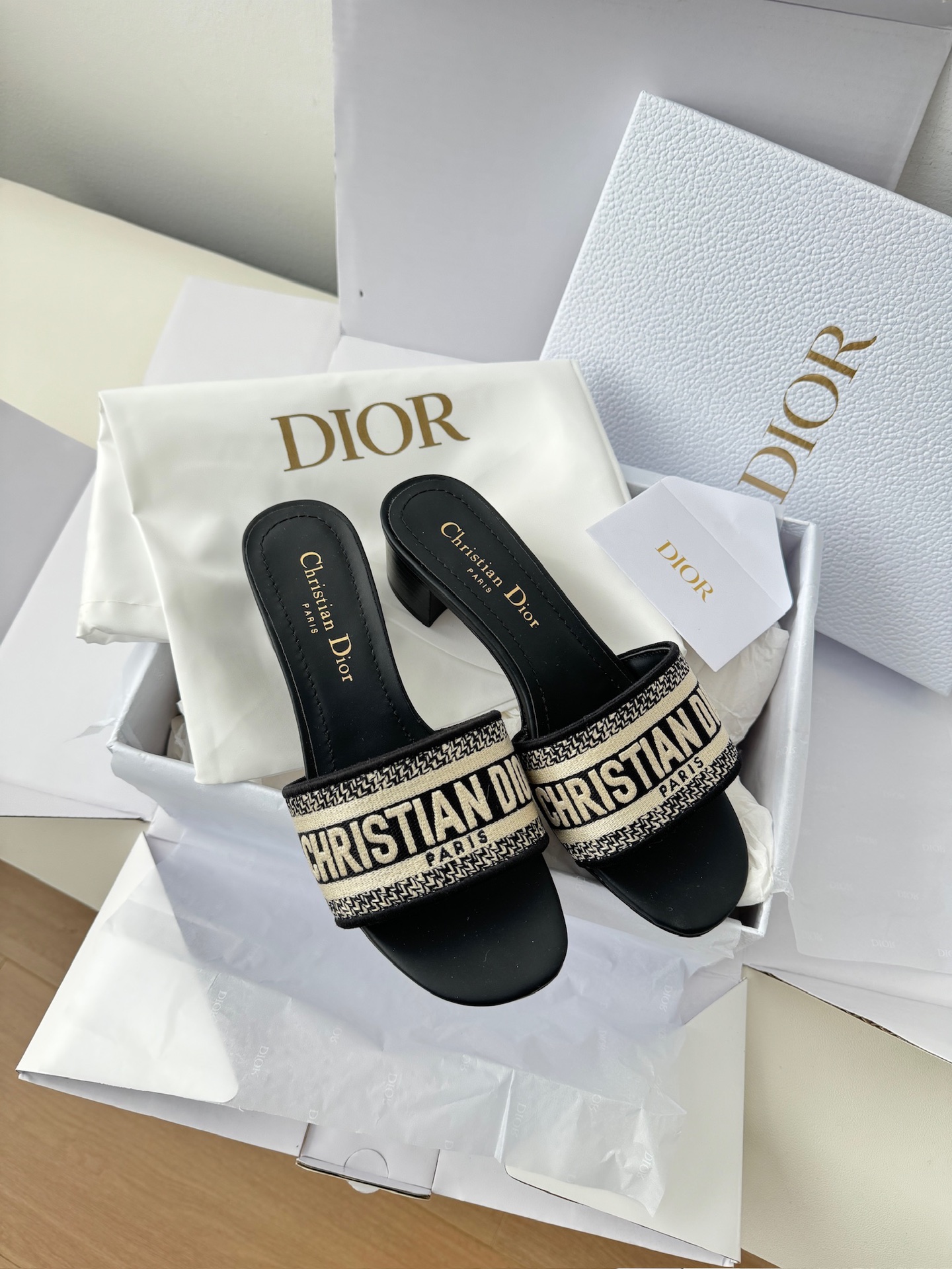 디올 Dior 하이힐