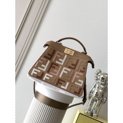 펜디 FENDI 5523 Peekaboo Iseeu Padded Leather Petite Bag 27CM