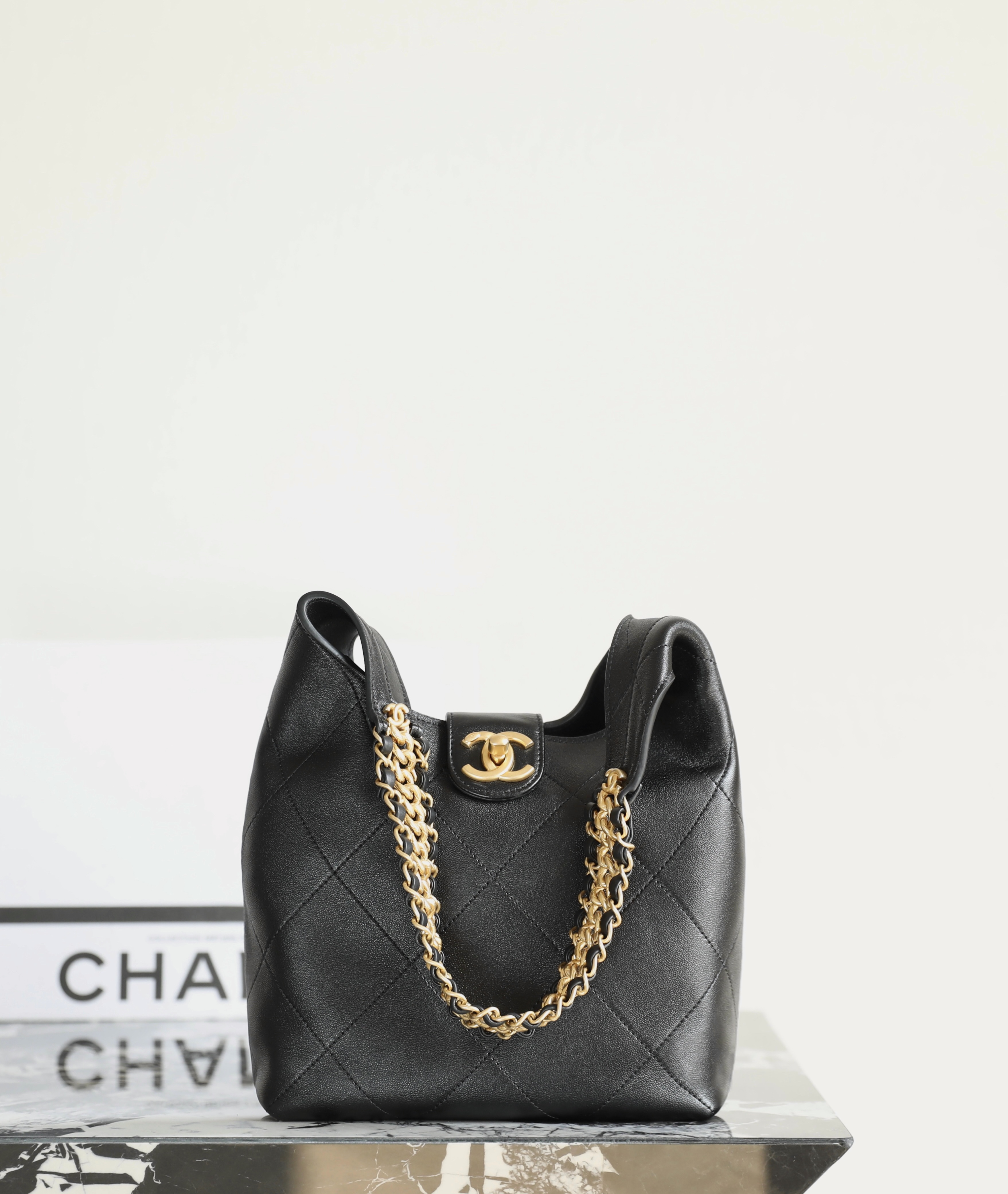 샤넬 Chanel 25p Small Hobo Handbag C-041 Black 22cm