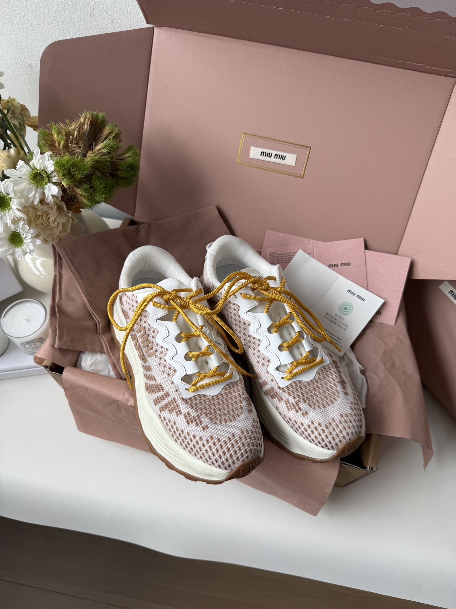 미우 미우 Miu Miu 스니커즈