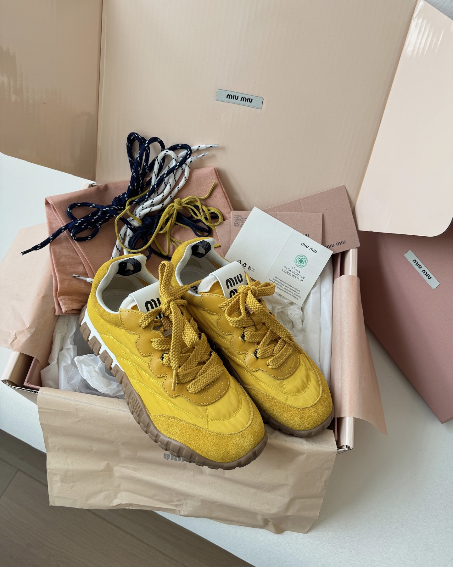 미우 미우 Miu Miu 스니커즈