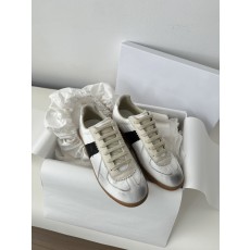 발렌시아가 Maison Margiela 플랫