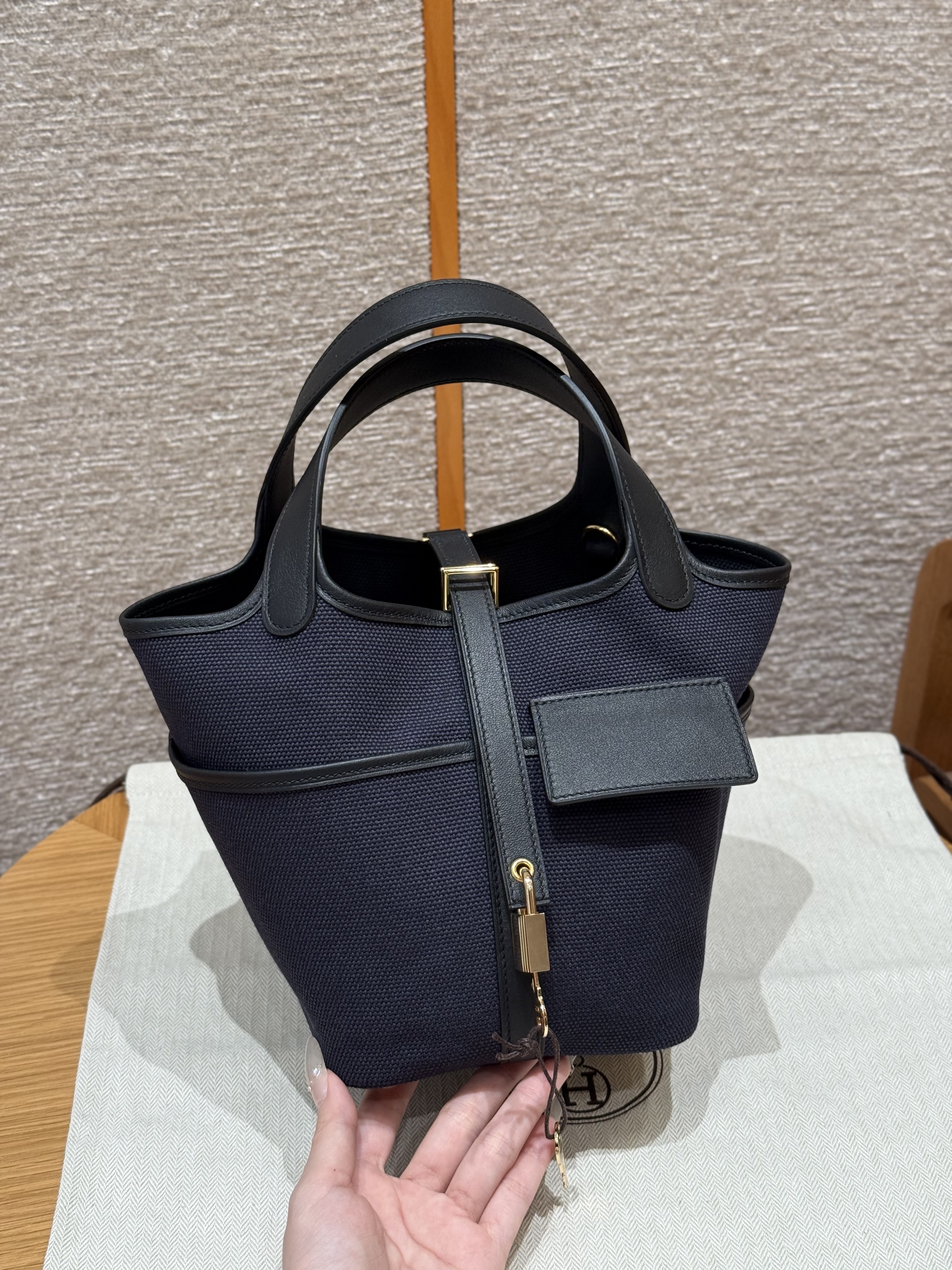 에르메스 Hermes Picotin Cargo 18cm Canvas and Swift 2Z Blue Niut/gold