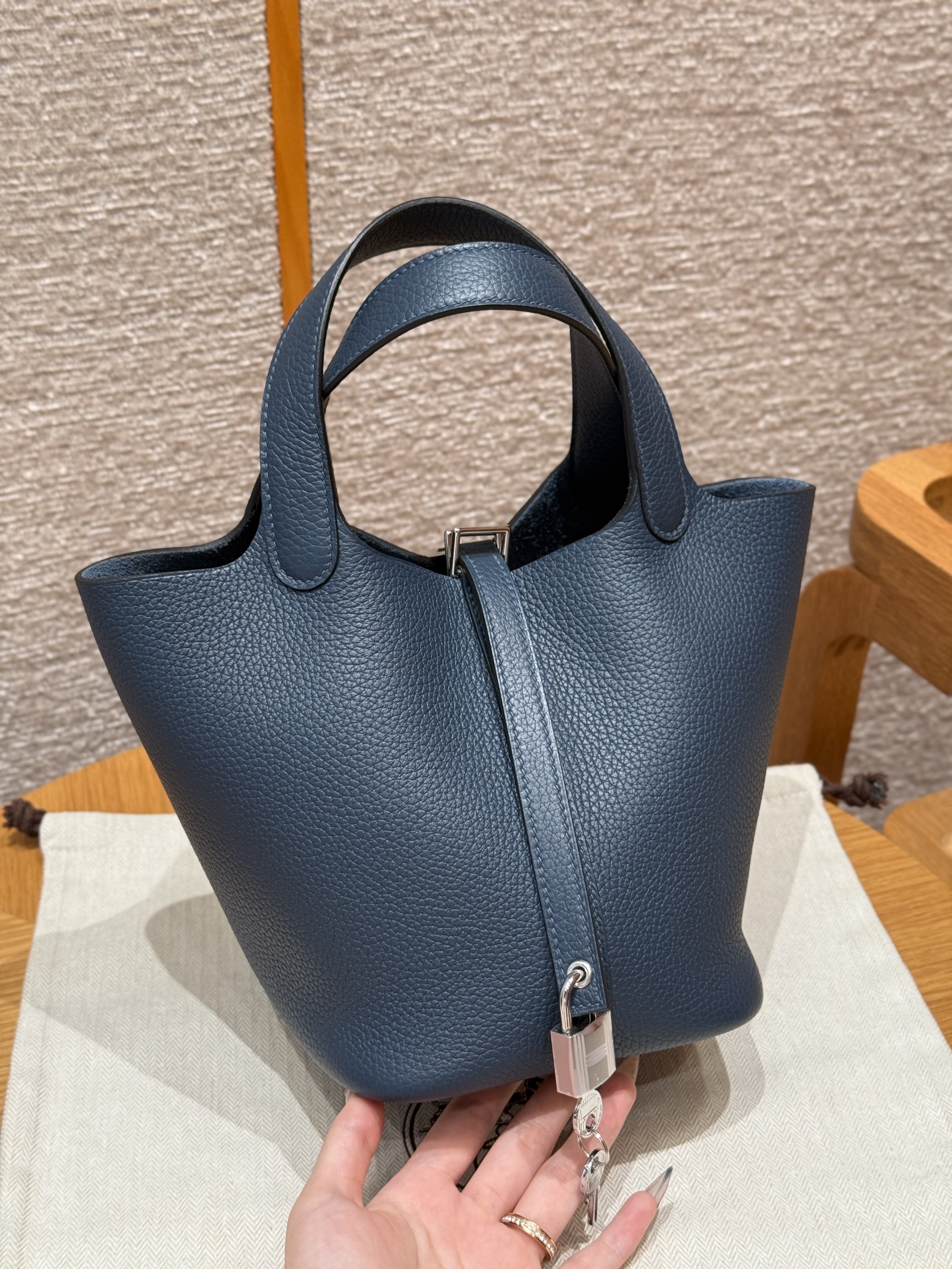 에르메스 Hermes Picotin lock 18cm clemence 7P Blue presse/silver