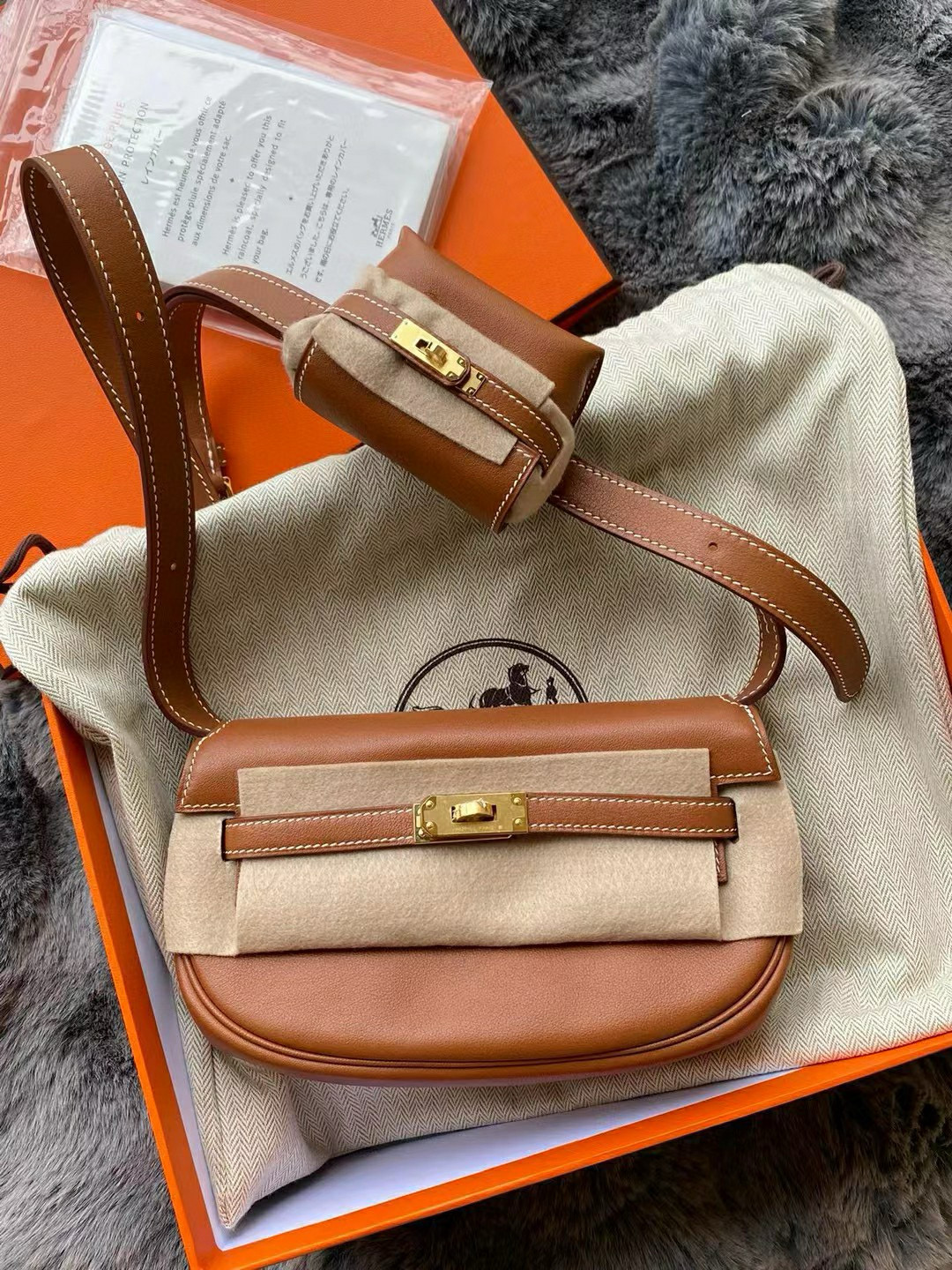 에르메스 Hermes Kelly Moove Swift 37 Gold/gold