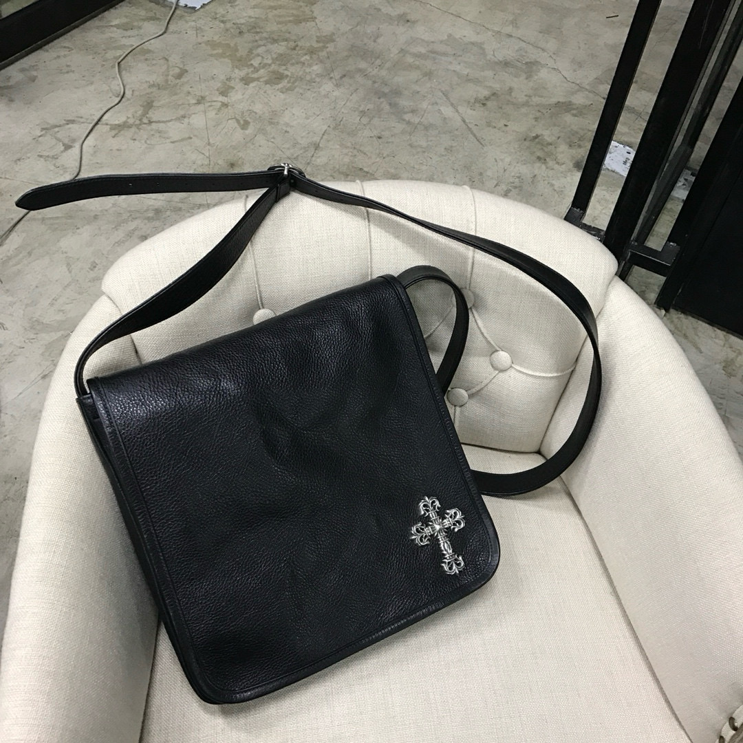 크롬하츠 Chrome Hearts CHB023 크로스 백 Black