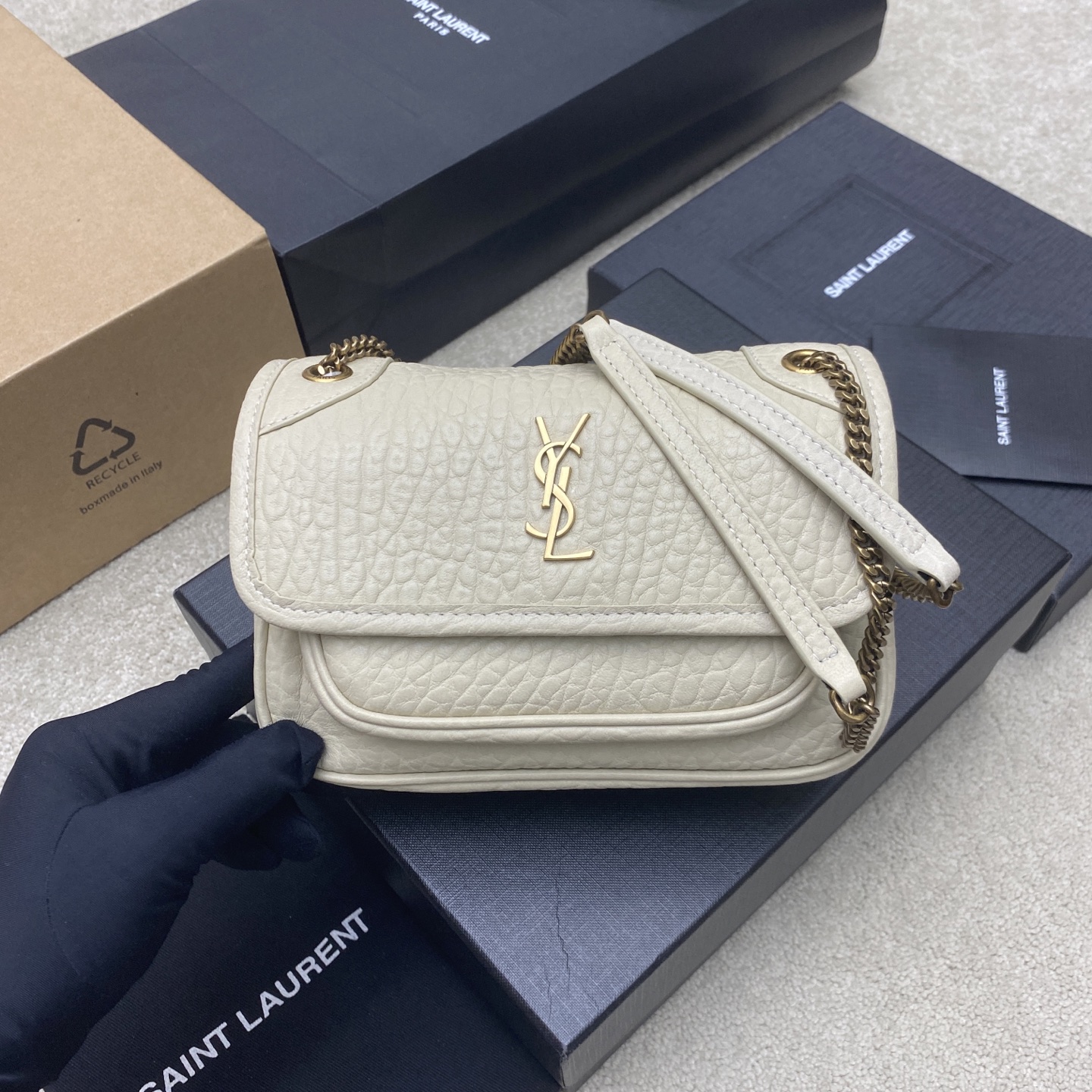 생로랑 Saint laurent/YSL 828736 Niki Mini in Grained Lambskin Blanc Vintage 18CM