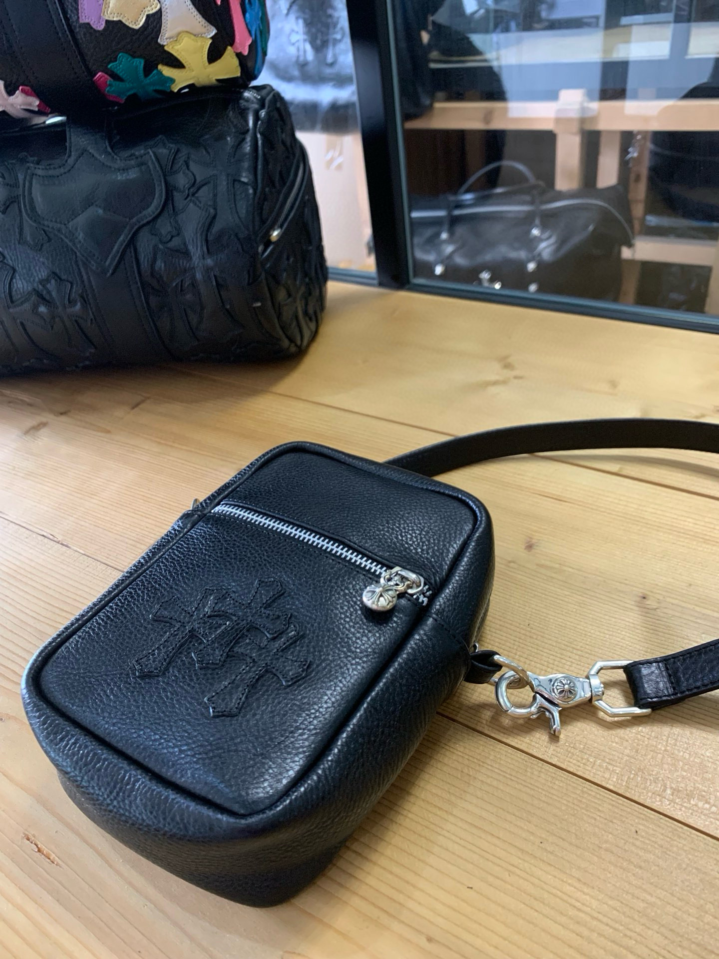 크롬하츠 Chrome Hearts CHB047 크로스 백 Black 18cm