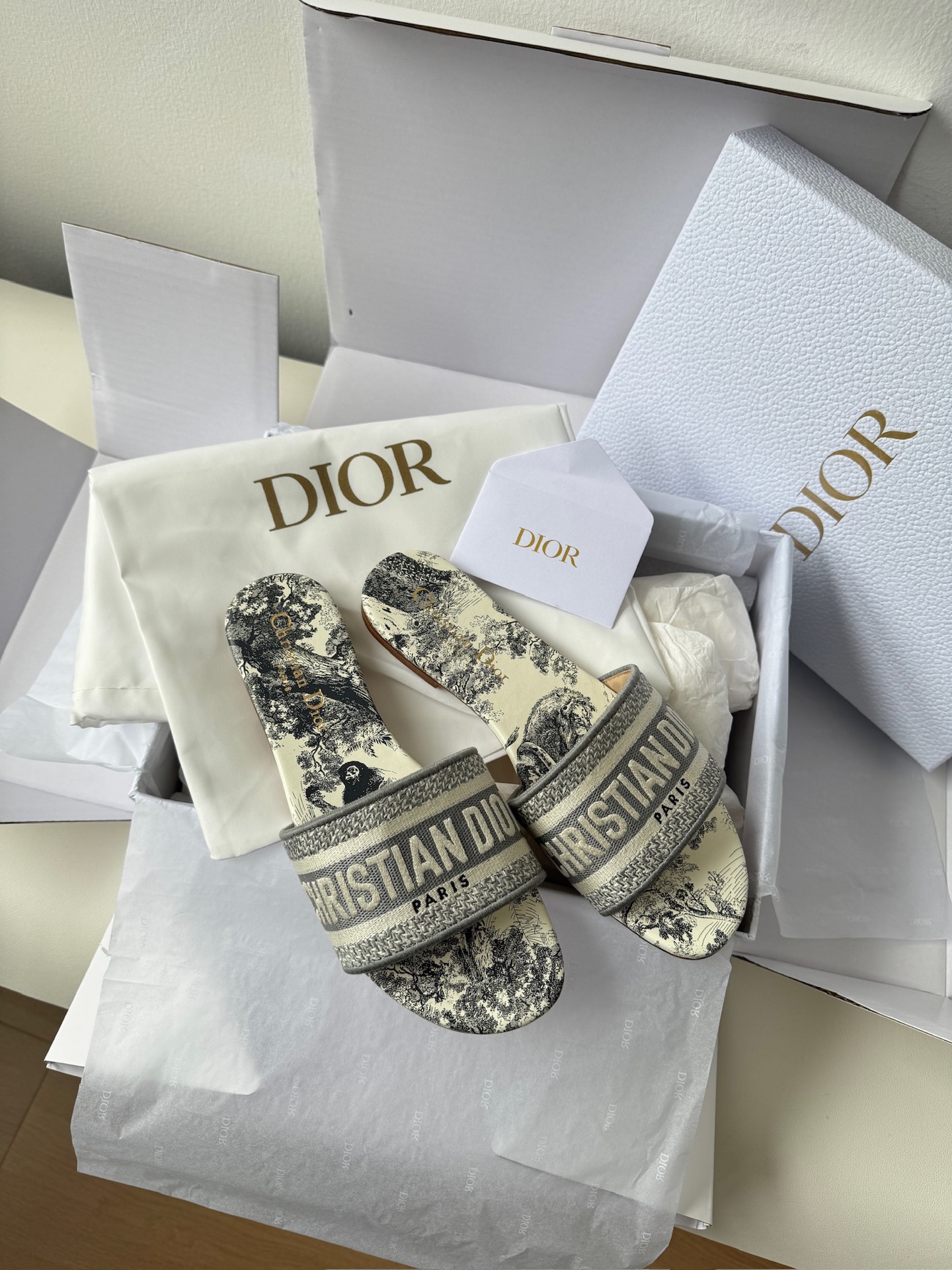 디올 Dior 슬리퍼