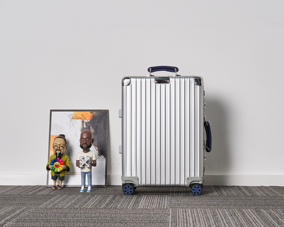 Rimowa Classic Cabin 캐리어 알루미늄 silver&Blue