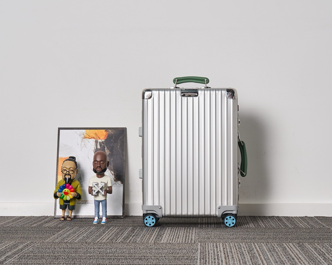 Rimowa Classic Cabin 캐리어 알루미늄 silver&Green