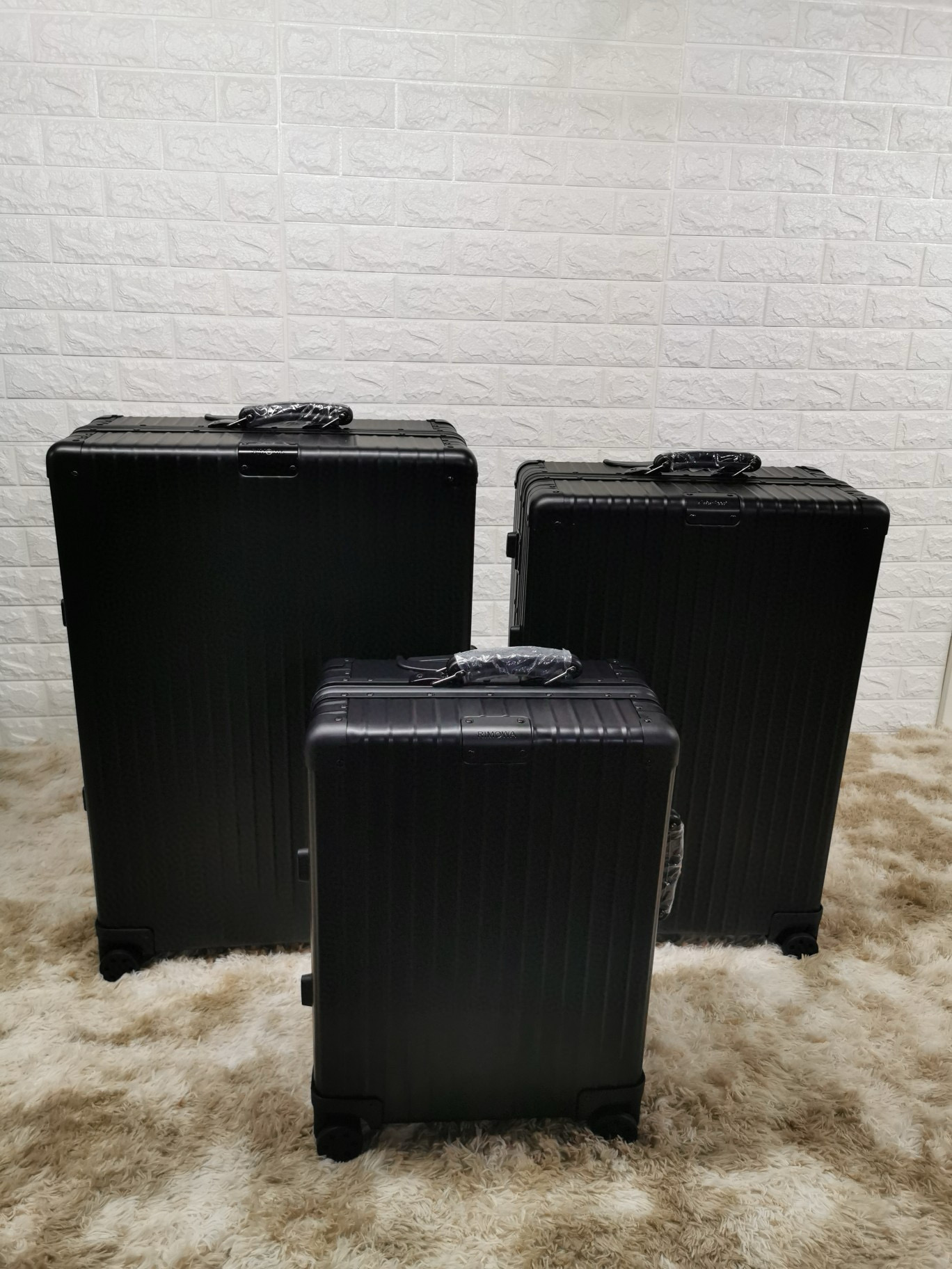 Rimowa Classic Fight 972 캐리어 알루미늄 Black
