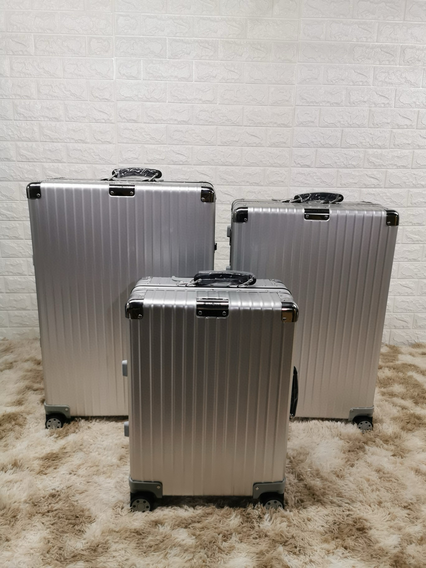 Rimowa Classic Fight 972 캐리어 알루미늄 silver