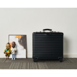 Rimowa Classic Titan 캐리어 알루미늄 Black