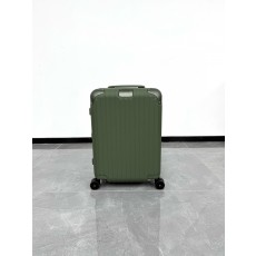 Rimowa Distinct 캐리어 green