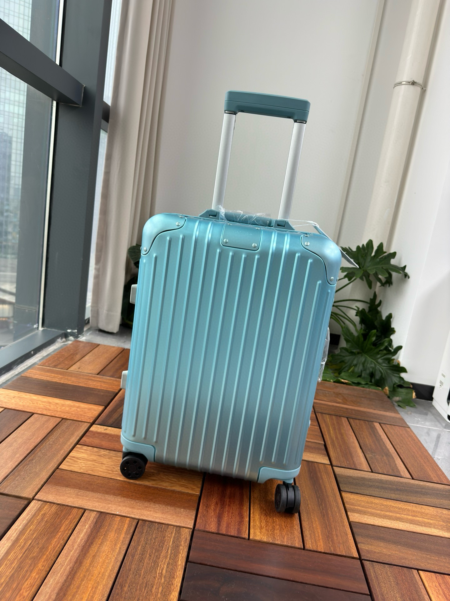 Rimowa Essential 캐리어 알루미늄 Blue