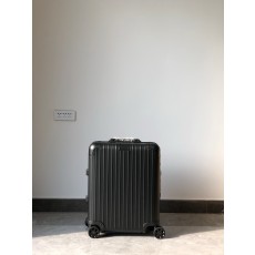 Rimowa Original 925 캐리어 알루미늄 22” Black